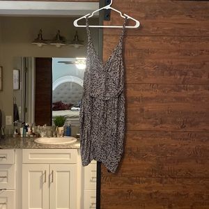 Guess. Cotton layered and scrunched leopard dress